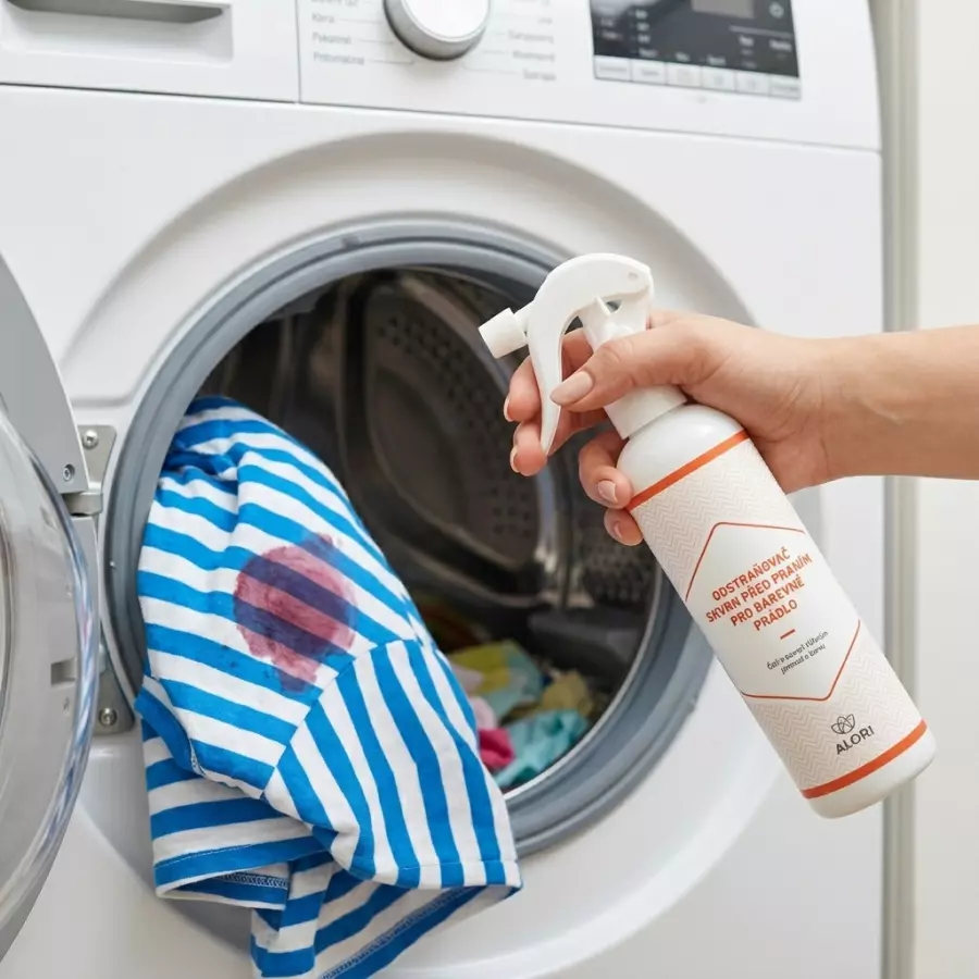 Odstraňovač škvŕn pred praním pre farebnú bielizeň 2+1 zadarmo