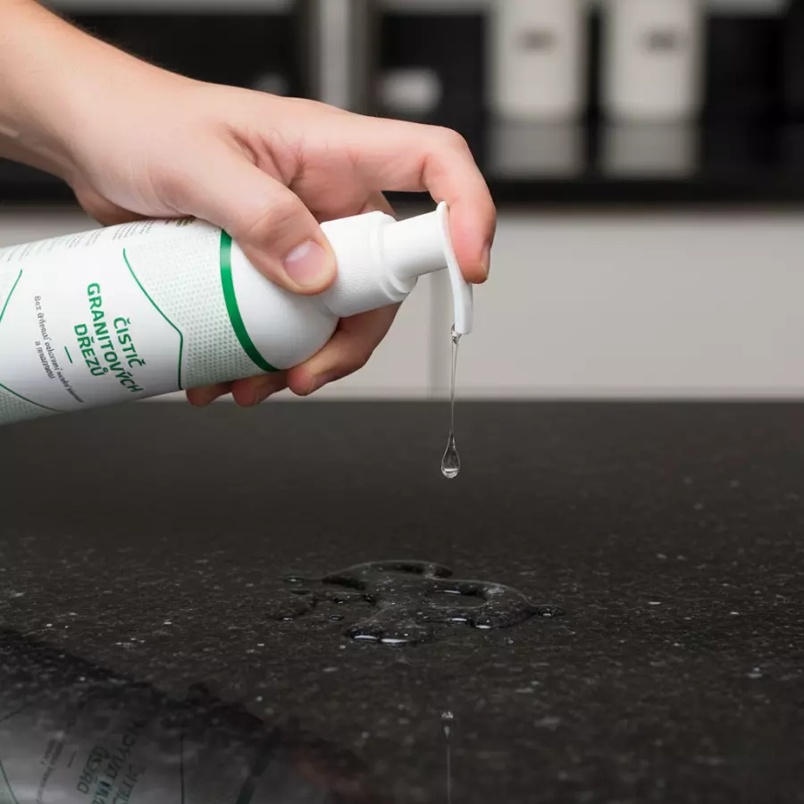 Čistič granitových drezov